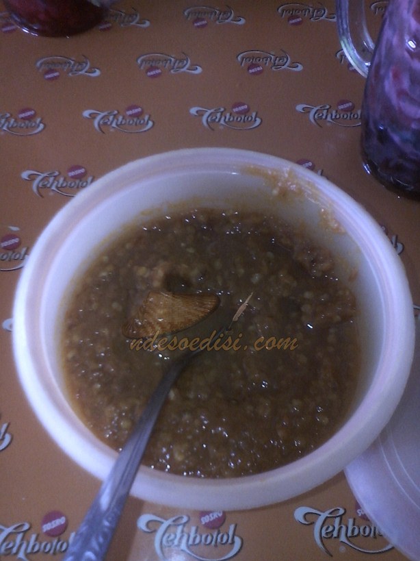Malam di Jalan Rinjani: Kenikmatan Bakso yang Menggoda Hati